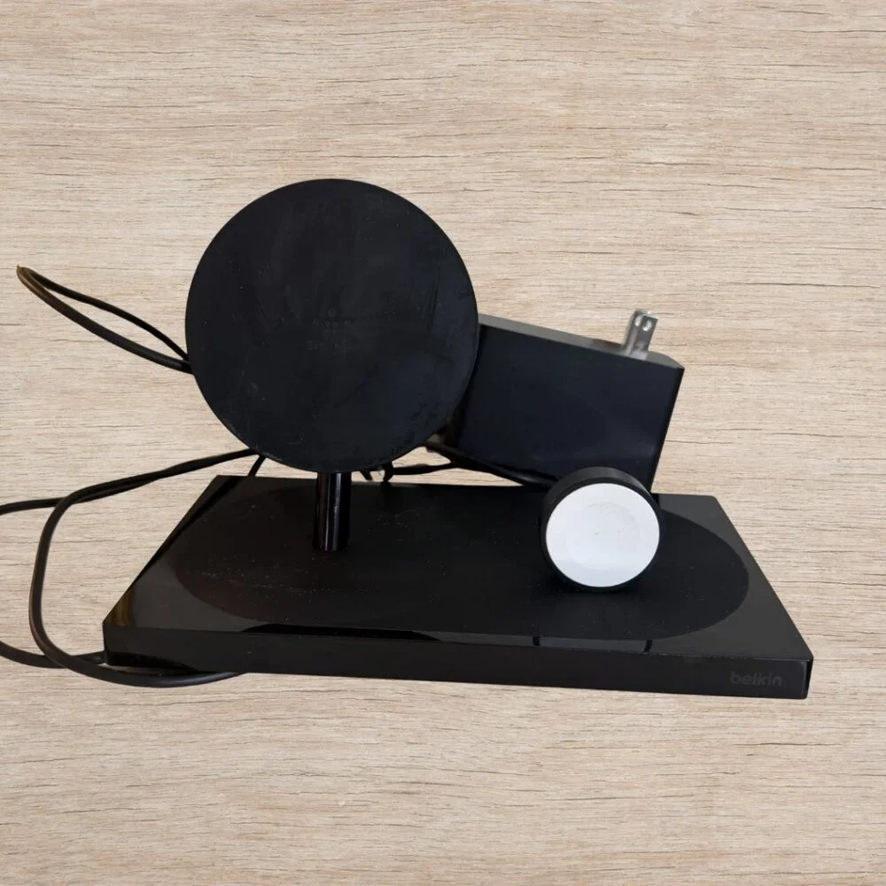 Belkin Boost Up Special Edition Wireless Charging iPhone Apple Watch Stand Black